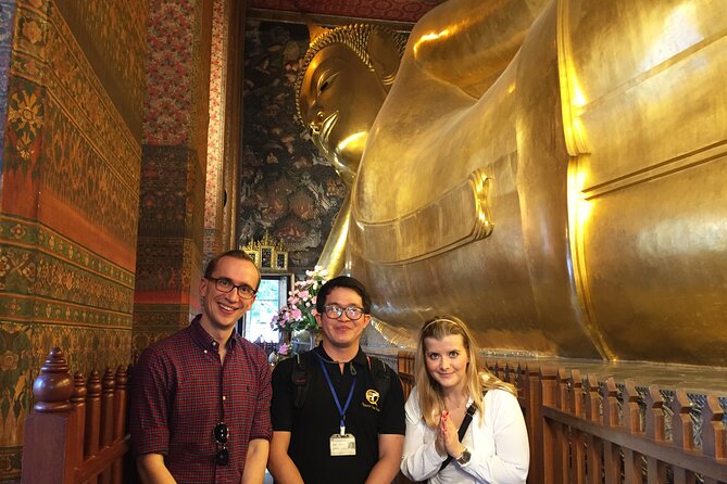Private 3 Days Tour in Bangkok, Ayutthaya and Floating market - Day three: A train through the market and a boat to the floating stalls