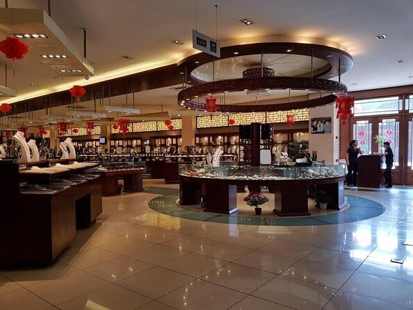 Private Beijing Markets Tour with Tea Tasting at Hongqiao Pearl Market - Hongqiao Pearl Market and the Tea Stop