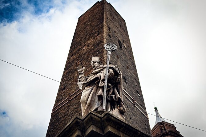 Private Bologna Food & Market Tour with 6 Tastings & Wine - San Petronio and the walk toward Piazza Santo Stefano