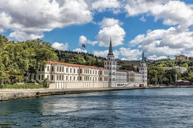 Private Bosphorus Cruise and Egyptian Bazaar with Motor Yacht - What private service really adds