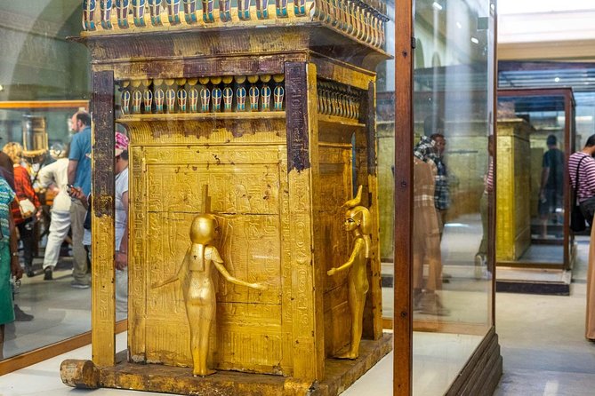 Private Cairo City Tour: Giza Pyramids, Egyptian Museum and Khan Khalili Bazaar - What the private format adds to the day