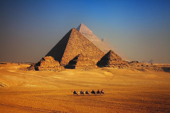 Private Cairo City Tour: Giza Pyramids, Egyptian Museum and Khan Khalili Bazaar - The Great Sphinx, a quick stop with a useful photo