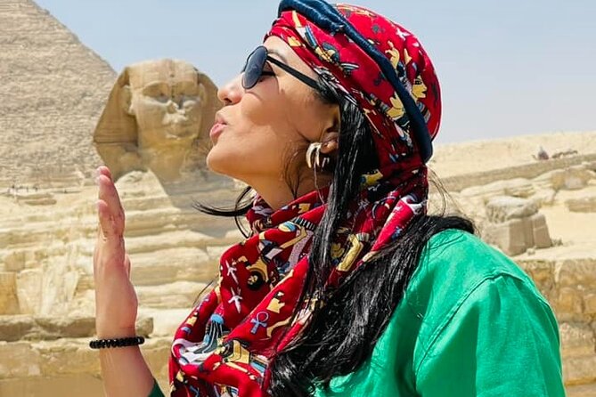 Private Cairo Tour to Giza Pyramids, Egyptian Museum and Bazaar - What the private vehicle adds to the day