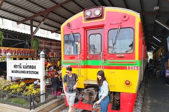 Private Damnoen Saduak and Maeklong Railway Market Tour(min 2pax) - Why these two markets work well together