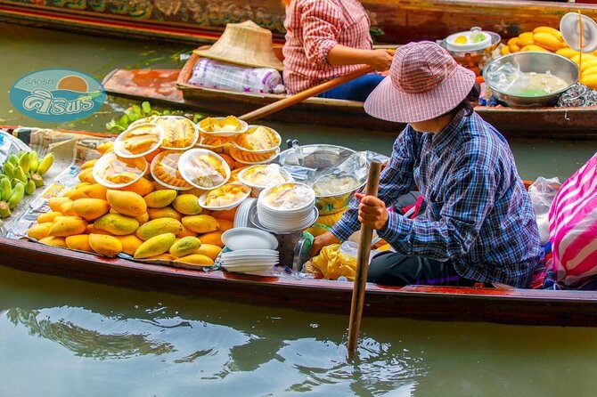 Private Damnoen Saduak and Maeklong Railway Market Tour(min 2pax) - The road between the markets