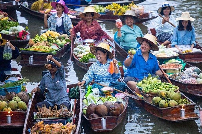 Private Damnoen Saduak Floating Market and Train Market Tour - What the private format is worth
