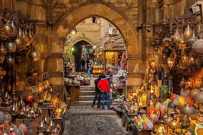 Private Day Tour Pyramids of Giza, Egyptian Museum and Bazaars - Who should book this tour?