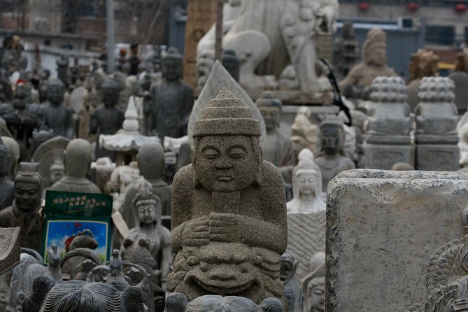 Private Distinctive Market Tour with Shaomai Lunch and Full Massage in Beijing - Panjiayuan Ghost Market and the fun of browsing