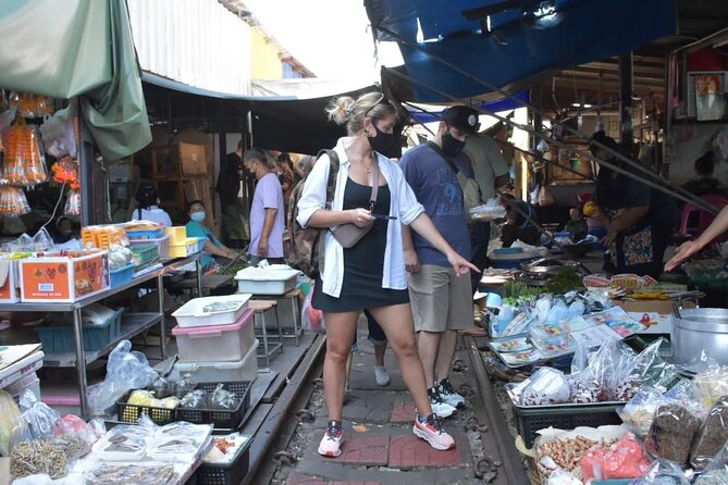 Private Excursion to Floating Market and Ayutthaya World Heritage - 7:00 a.m. starts with Maeklong Railway Market