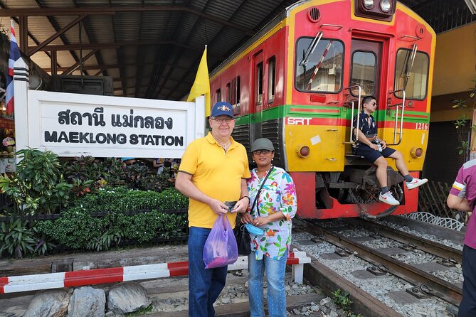 Private Floating Market and Maeklong Railway Market Day Tour - Who will get the most from this outing