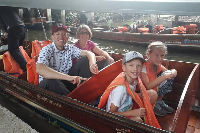 Private Floating Market & Maeklong Railway Tour from Bangkok - Damnoen Saduak by long-tail boat