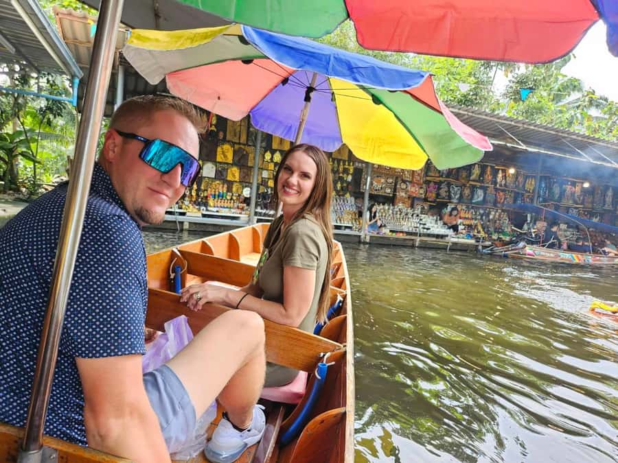 Private Floating & Train Market + DRAGON Temple + Thai Cafe - Damnoen Saduak by private rowing boat