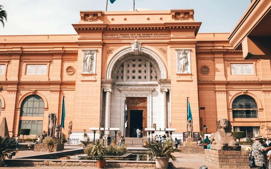 Private Giza Pyramids , Museum, Citadel and Cairo Bazaar - Exploring the Egyptian Museum