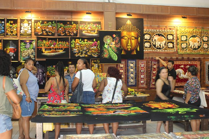 Private Guided Tour to Train Market and Damnoensaduak Floating Market - Damnoen Saduak by longtail boat