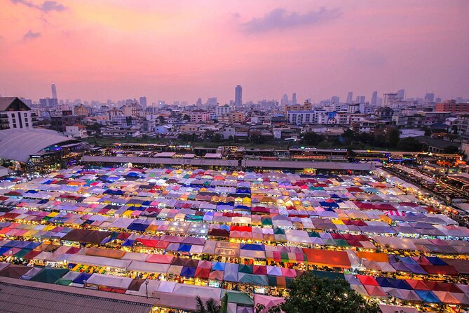 Private Guided Tour to Train Market and Damnoensaduak Floating Market - What the private format changes
