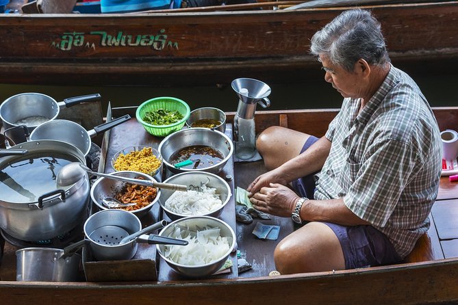 Private Guided Tour to Train Market and Damnoensaduak Floating Market - How to get more from the day