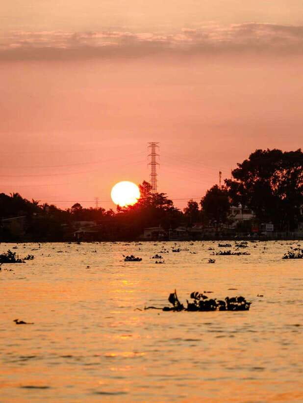 Private Half Day Tour - Cái Răng Floating Market - Meeting your guide on Hai Bà Trưng Street