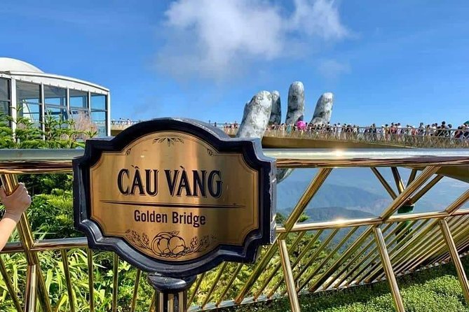 Private luxury Ba Na Hills & Hoi An Walking Tour, Night Market - Guides, vehicles, and the private-tour advantage
