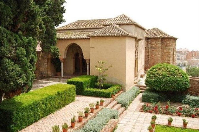 Private Malaga: Alcazaba, Museum, Market, Cathedral & Picasso - What the private format really adds