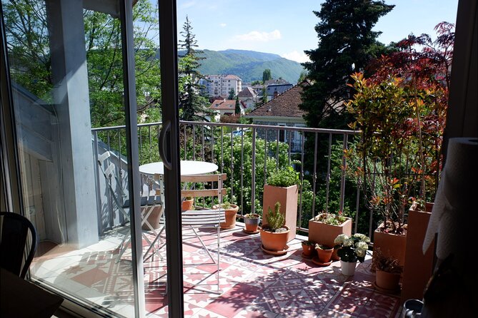 Private Market Tour and Cooking Class in Annecy with a Local - What the strongest praise points to