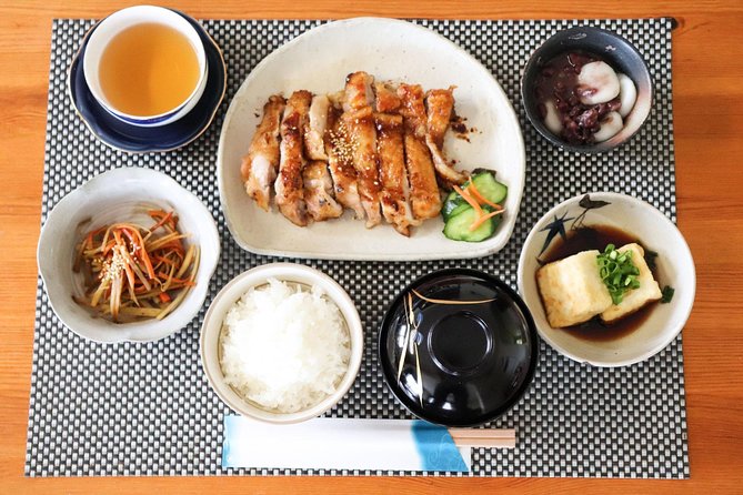 Private Market Tour and Cooking Class with Kanae, a Sapporo Local - What the reviews reveal about the host