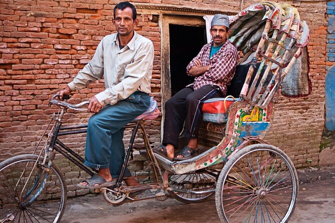 Private Old Delhi Markets and Temples Tour - Red Fort from the outside