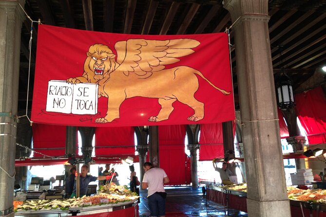 Private Secret Venice Tour; Rialto Market, San Polo & Food and Wine tasting - The guides can make or break the experience