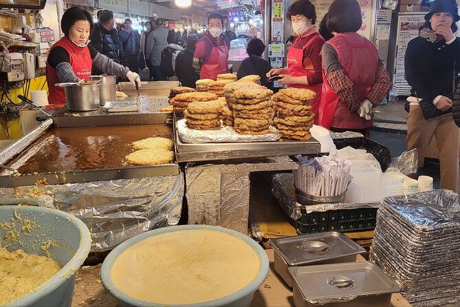 Private Seoul City Tour Palace, village, temple, market - Insadong for crafts, galleries, and a planned lunch