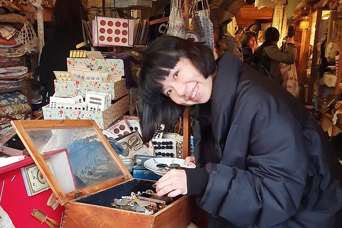 Private shopping tour at the Paris Antique Flea Market - Vernaison, Dauphine, Malassis, and the other sections