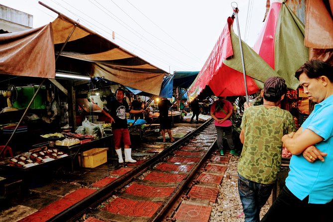 Private Tour: Amphawa Floating Market & Maeklong Railway Market - Is $128.54 per person a fair price?