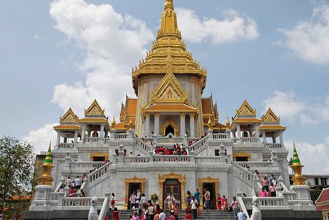 Private Tour: Damnoen Saduak Floating Market and Bangkok City Temples - Lunch, local crafts, and the ride back