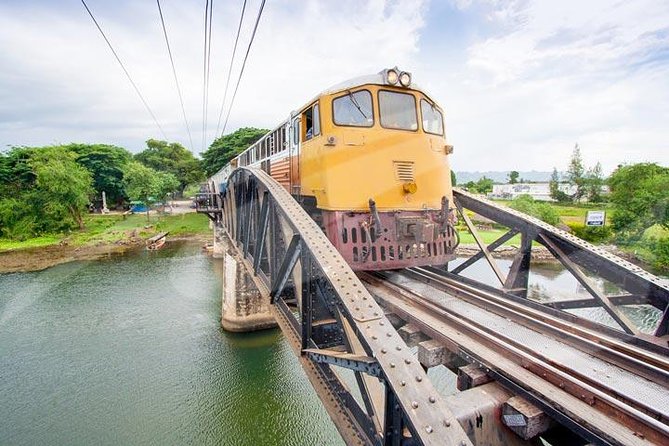 Private Tour: Floating Markets and Bridge on River Kwai Day Trip from Bangkok - The market’s charm and its crowded side
