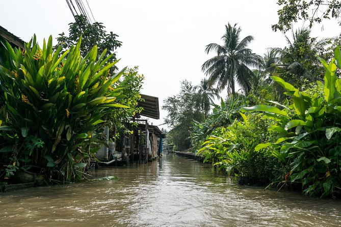 Private Tour: Floating Markets and Suan Sampran Day Trip from Bangkok - Shopping and seeing the market at your own pace