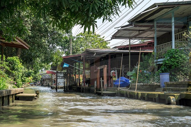 Private Tour: Floating Markets of Damnoen Saduak Cruise Day Trip from Bangkok - Seeing coconut sugar made