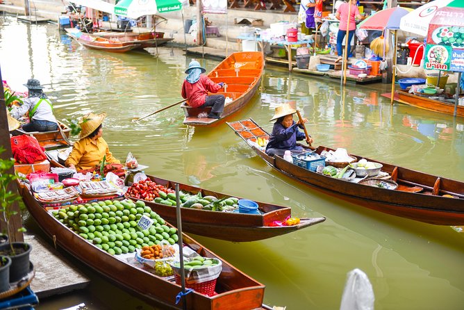 Private Tour: Floating Markets of Damnoen Saduak Cruise Day Trip from Bangkok - What private really changes