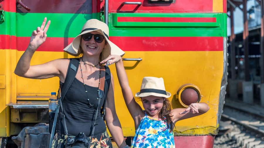 Private Tour from Bangkok: Railway & Floating Markets - Cruising Damnoen Saduak by long-tail boat