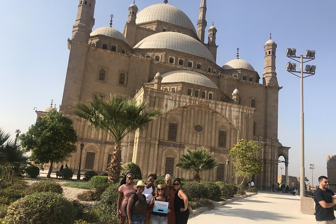 Private Tour Giza Pyramids & Egyptian Museum and Citadel & Old Cairo and Bazaar - Giza Pyramids: two hours among ancient giants