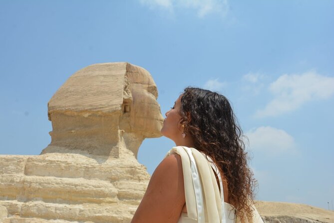 Private Tour: Giza Pyramids, Museum, Bazaar & Lunch Included - Private transport makes the long day easier