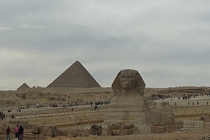 Private Tour in the World of the Pyramids'Egyptian Museum'Bazaar - What the private vehicle changes