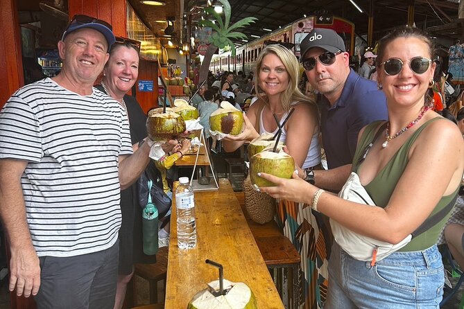 Private Tour Maeklong Railway and Damnoen Saduak Floating Market - What the private format changes