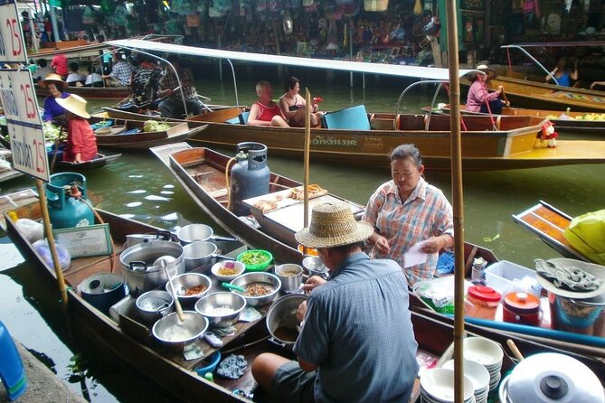 Private tour : Railway & Floating Market and the Bridge over river Kwae - The River Khwae Bridge, film fame and wartime memory