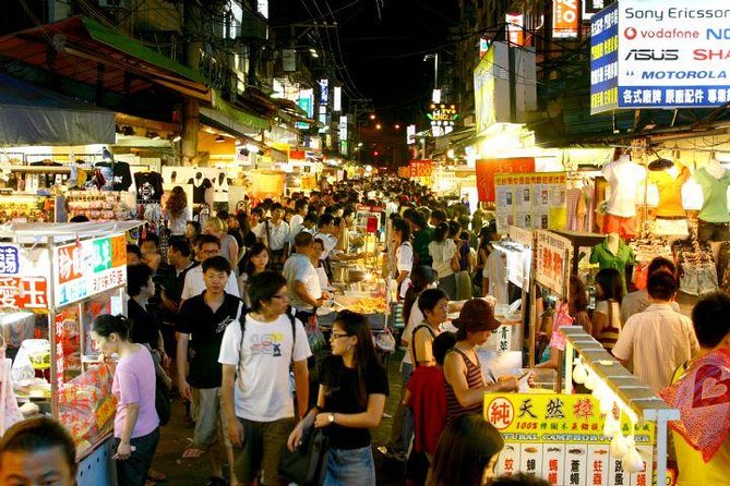 [Private Tour] Shilin Night Market Walking Tour With a Private Tour Guide (2-hr) - The first food stop sets the tone