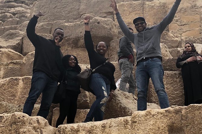 Private tour to Giza pyramids,sphinx,museum,market& lunch - Starting at Giza with the Great Pyramids