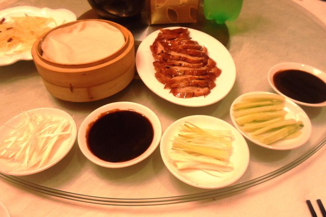 Private Tour to Pearl Market Acrobatic Show & Peking Duck Dinner - Hongqiao Pearl Market: useful if you like the hunt