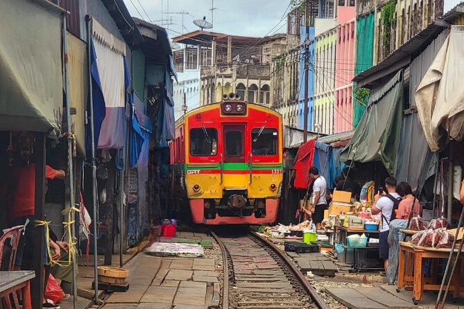 Private Tour to Railway Market and Damnoen Saduak Floating Market - Key points to know before booking