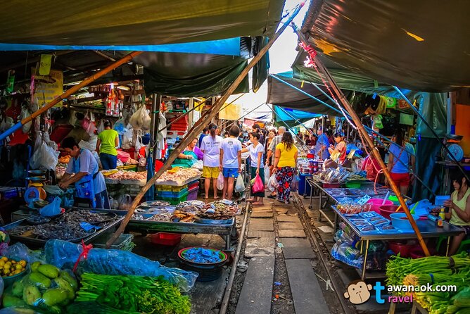 Private Tour to Railway Market and Damnoen Saduak Floating Market - The drawbacks you should weigh
