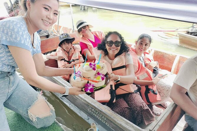 Private Tour to Railway Market, Floating Market And Ayutthaya - What the private format changes