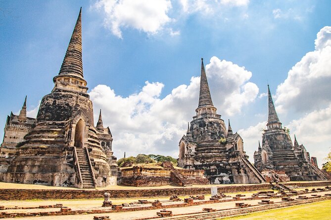 Private Tour to Railway Market Floating Market and Ayutthaya - The long road to Ayutthaya