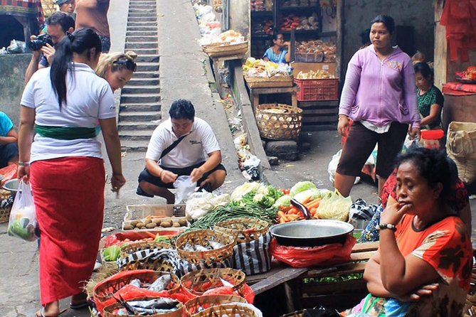 PRIVATE Ubud Market Tour & Balinese Cooking Class with Putu - Starting at 7 a.m. in Ubud