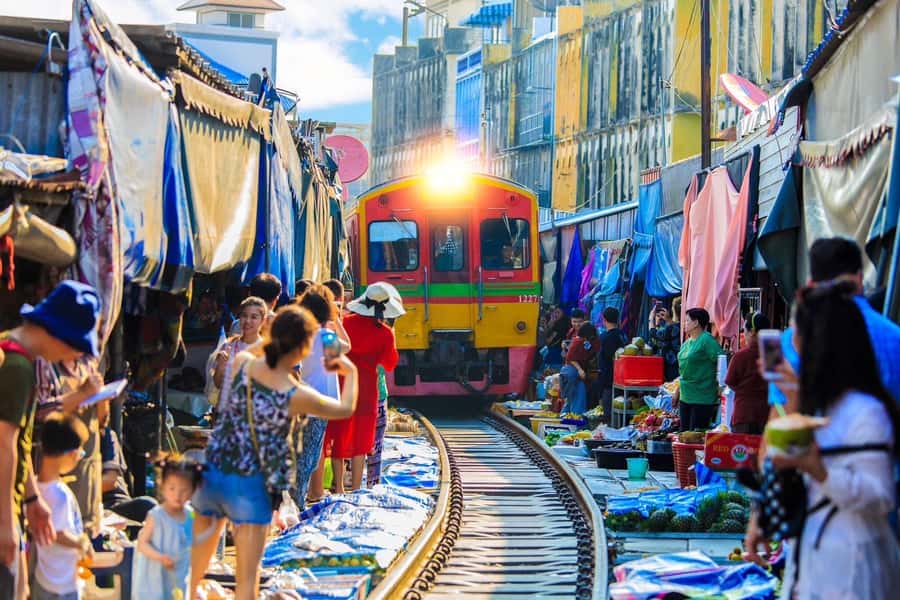 Private Unseen Mangrove Forest and Floating & Railway Market - Who should book this tour
